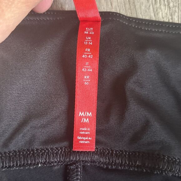 NWOT SPANX FAUX LEATHER BLACK LEGGING Size Medium (MSPR $98) - Picture 3 of 9